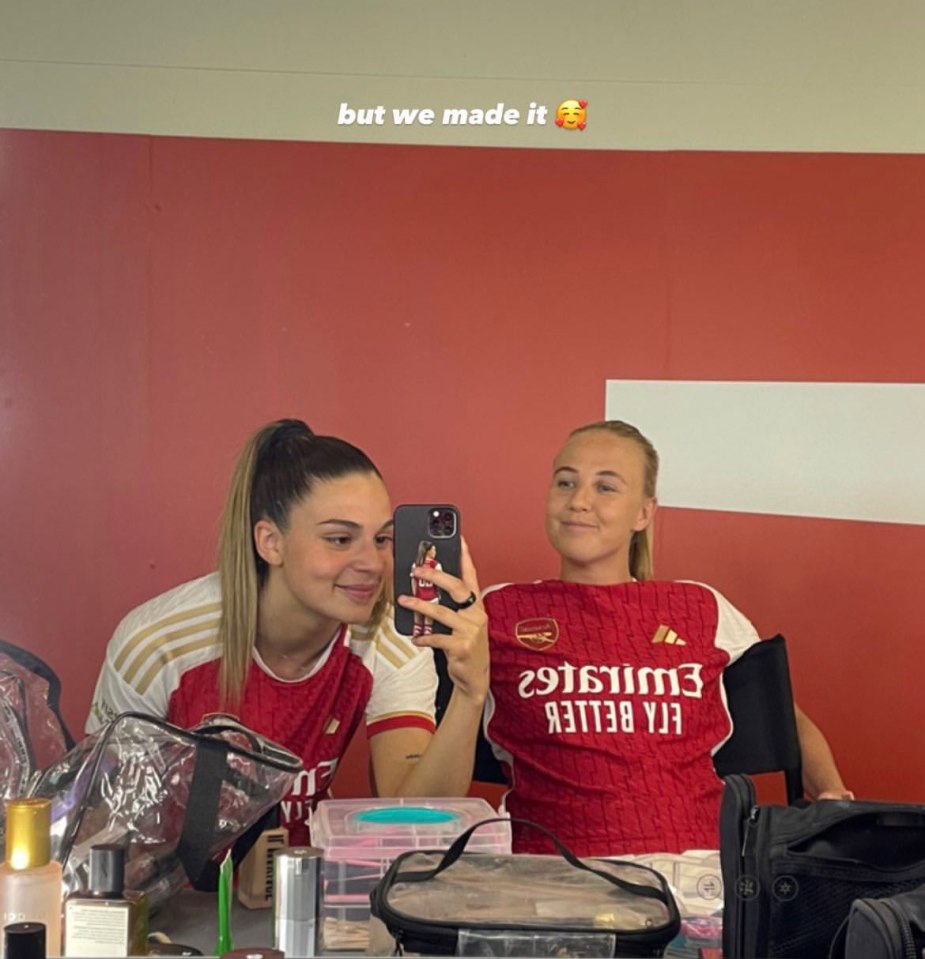 Gio Queiroz and Beth Mead have been snapped in the 'new' Arsenal shirt