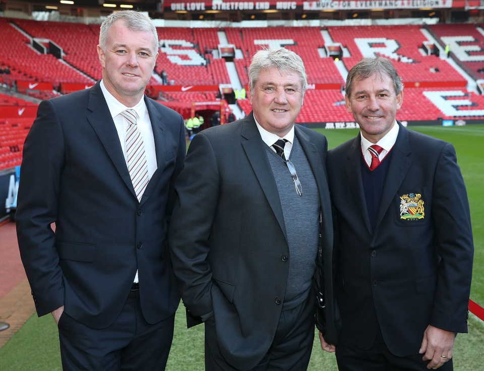 (L-R) Gary Pallister, Bruce and Robson 21 years on from their 1993 title triumph