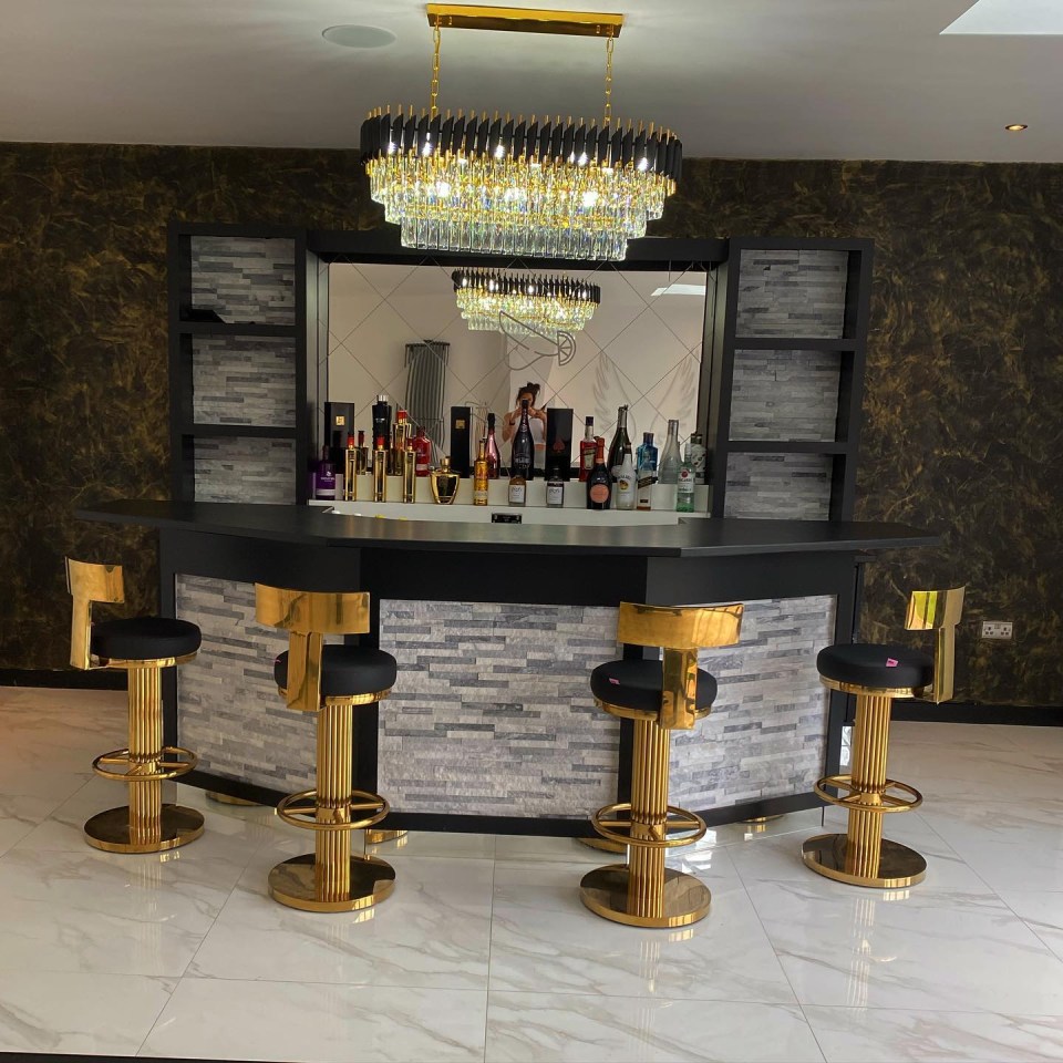 The pad also boasts a bar