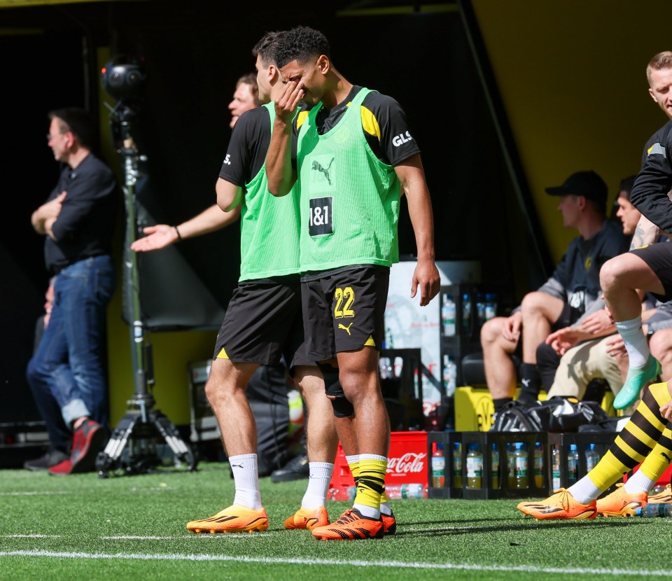 Bellingham acted as water boy for Dortmund’s 2-2 draw with Mainz