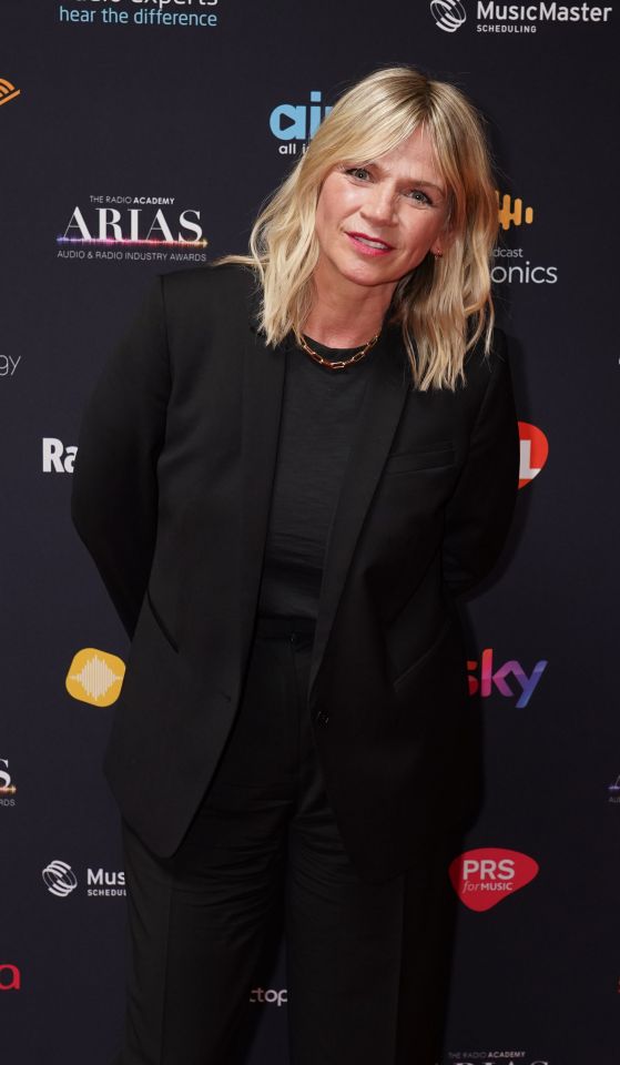 Newly single Zoe Ball has confessed she loves a holiday romance