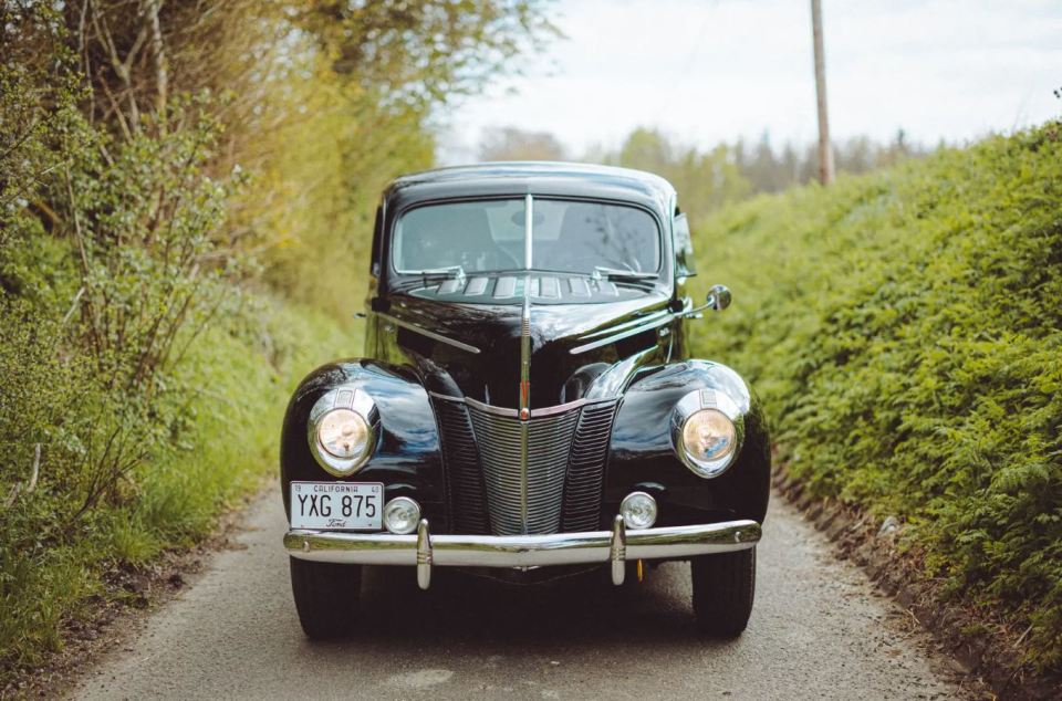 The Coupe Deluxe has an extremely loud V8 engine