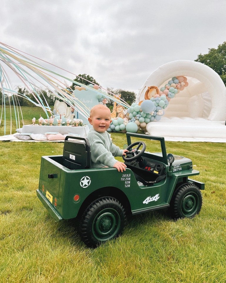 Sam celebrated her son Edward’s big day with an incredible balloon display and mini tractor