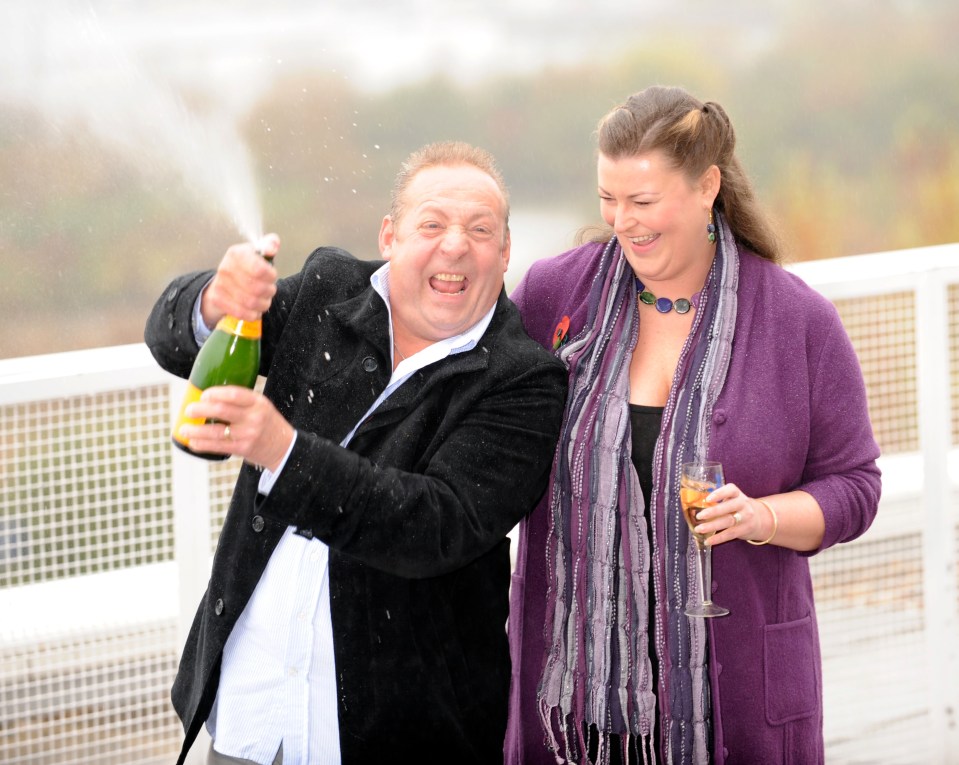 Les Scadding and his wife Samantha celebrate after winning £45million in the lottery