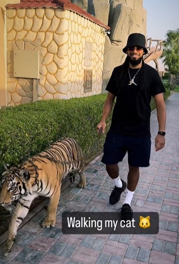 Jason Denayer took a tiger for a walk