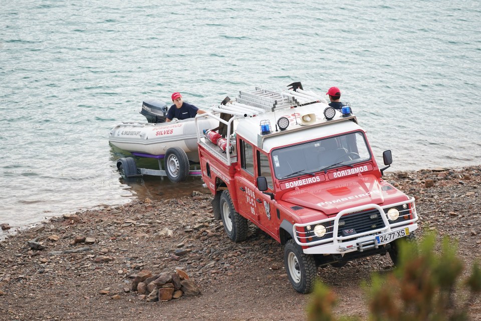 Divers are expected to carry out a search by hand in pitch black water