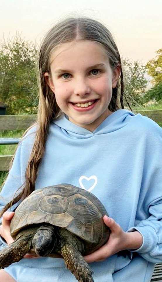 10-year-old Beatrice was overjoyed to be reunited with runaway Jemima