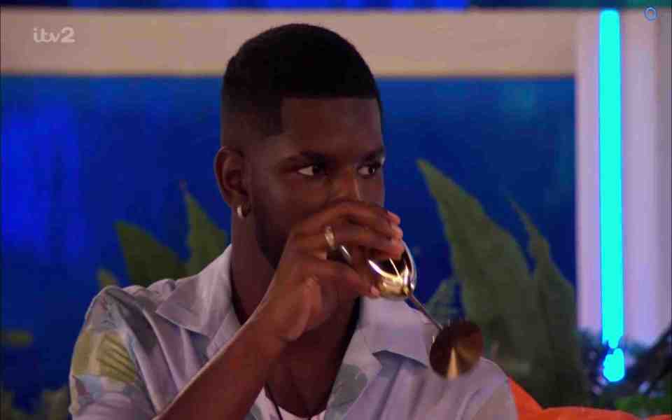 Love Island fans are convinced André Furtado is a "walking red flag"