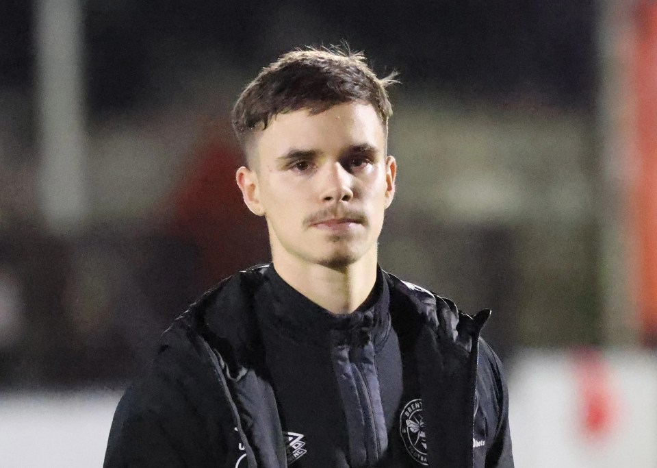 Romeo Beckham is set to complete a switch to Brentford B