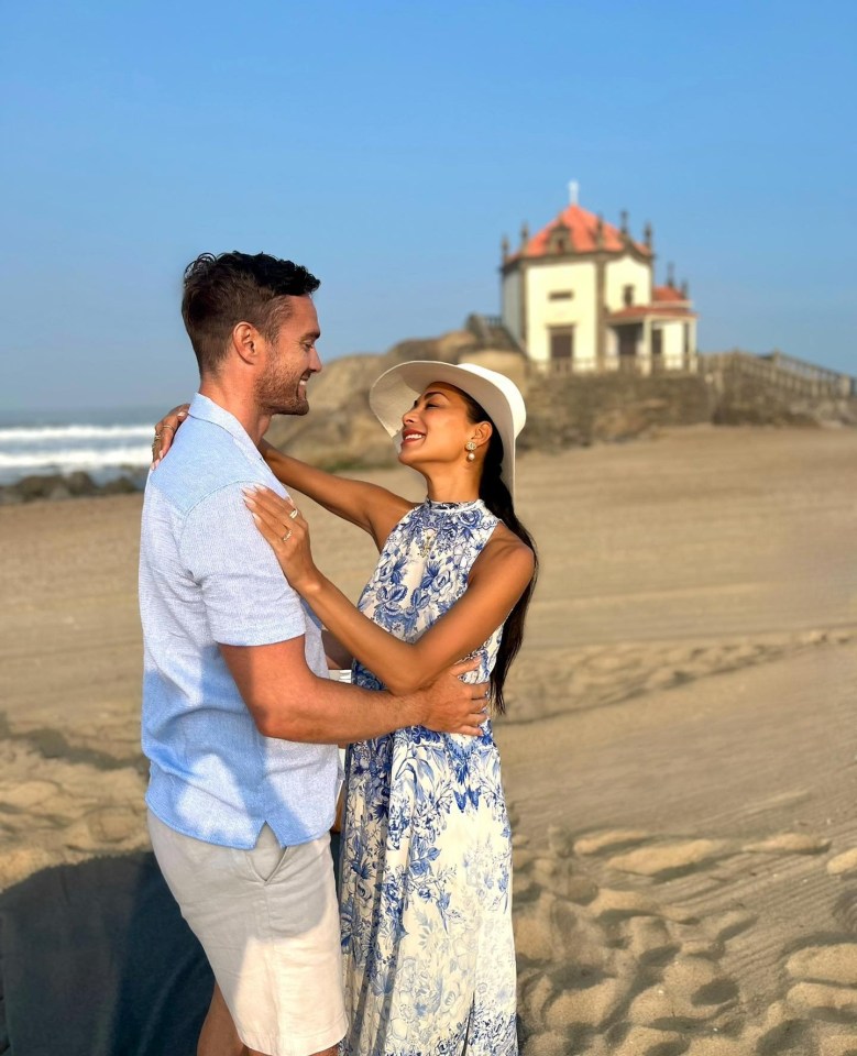 Thom pops the question on the beach