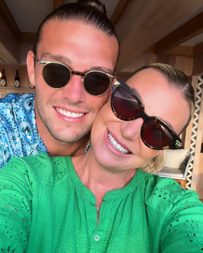 Inside Towie star Billi Mucklows luxury £1,900 a night Maldives holiday with Andy Carroll