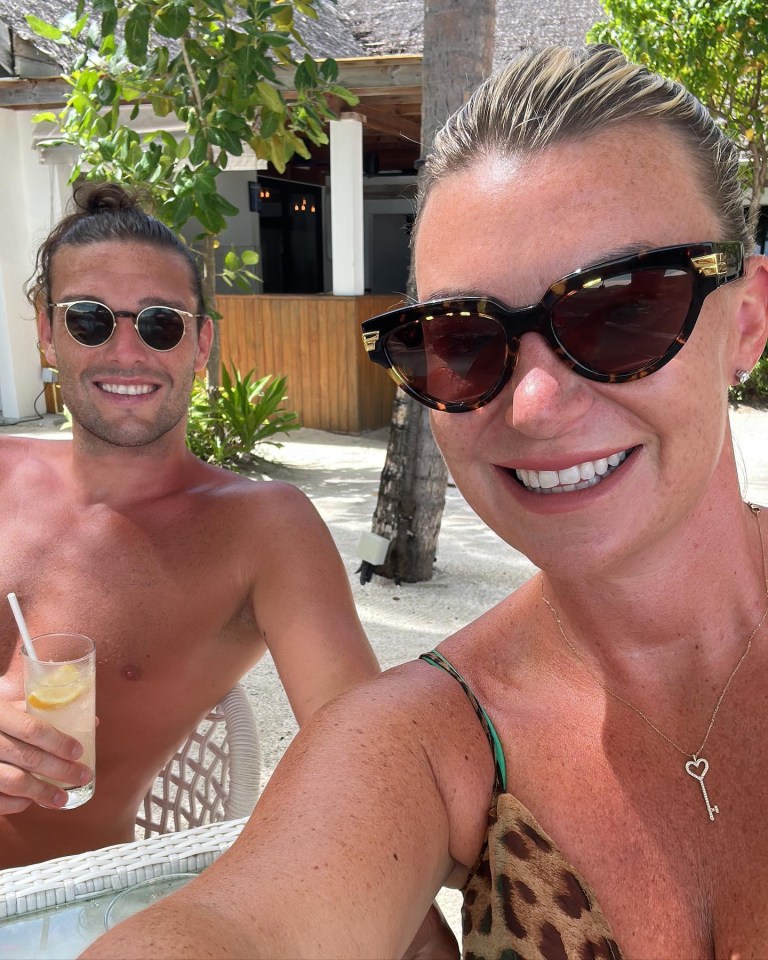 Inside Towie star Billi Mucklows luxury £1,900 a night Maldives holiday with Andy Carroll