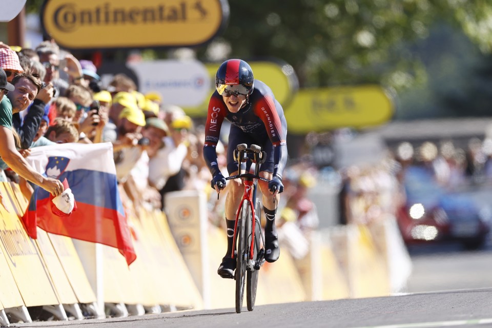 epa10088171 British rider Geraint Thomas of Ineos Grenadiers in action to cross the finish line of the 20th stage of the Tour de France 2022, an individual time trial over 40.7km from Lacapelle-Marival to Rocamadour, France, 23 July 2022. EPA/GUILLAUME HORCAJUELO