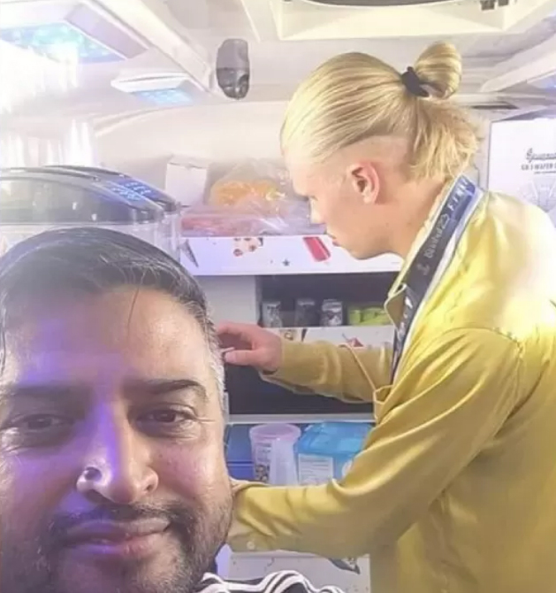 Ejaz Azam let the Norwegian jump aboard his van and begin serving