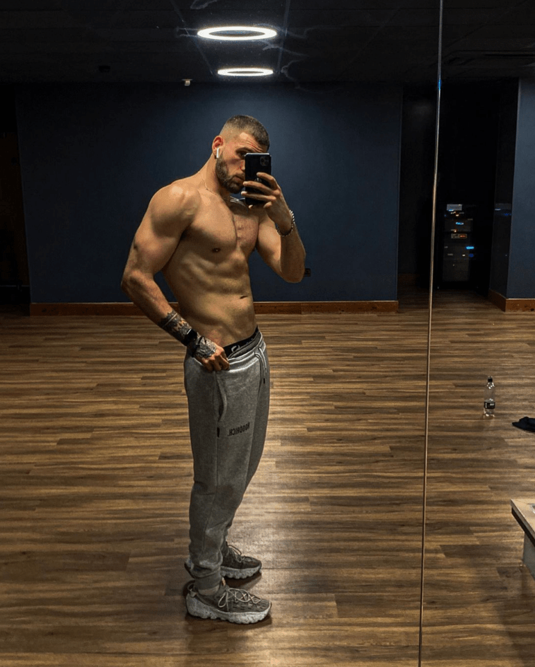 Love Island bombshell Zachariah Noble went under a MAJOR body transformation