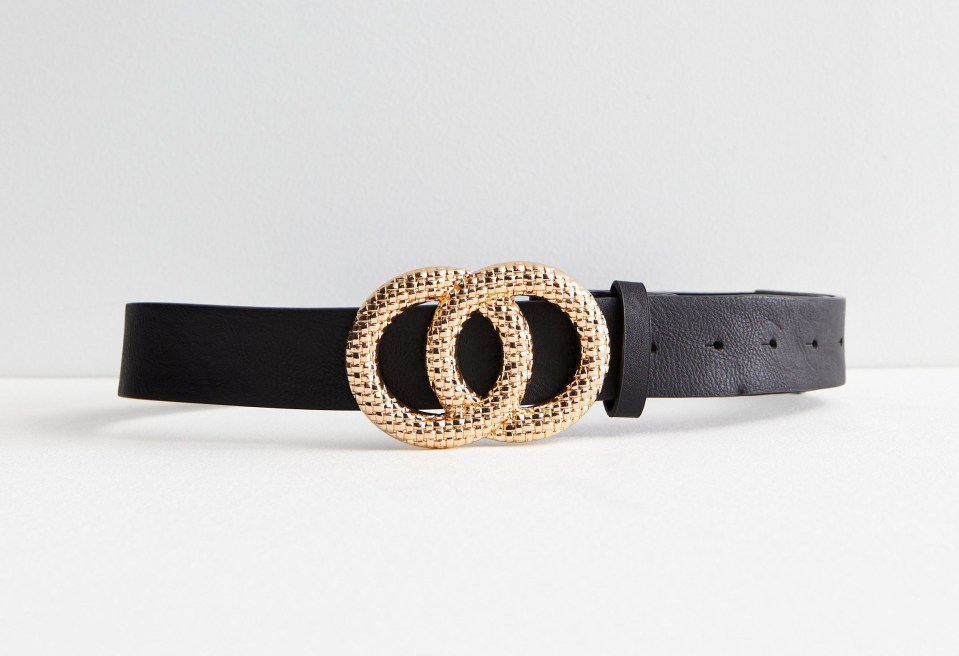 Grab this double circle belt for £5 in the sale at New Look