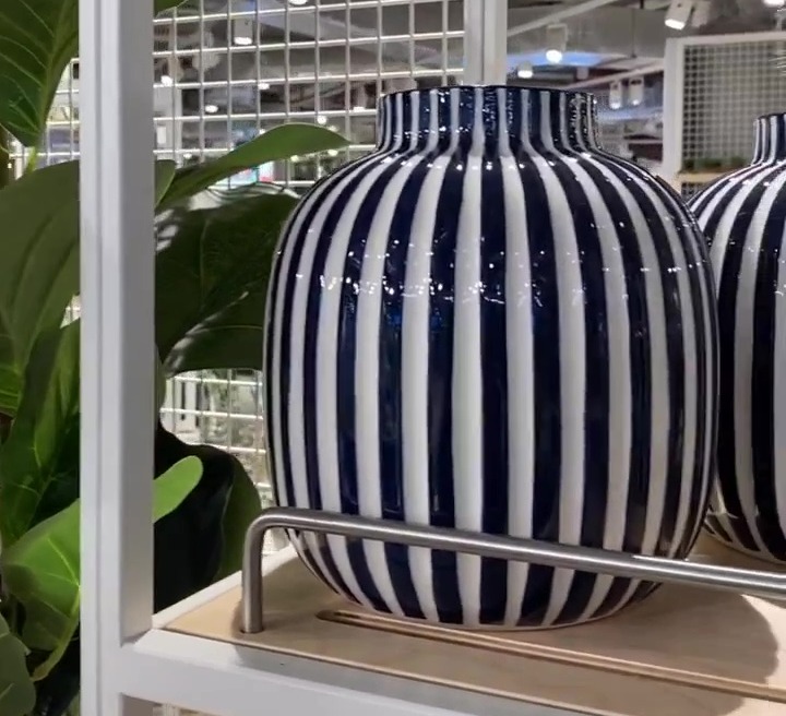 The £9 blue and white stripe vase was said to have “classic seaside cottage aesthetic”