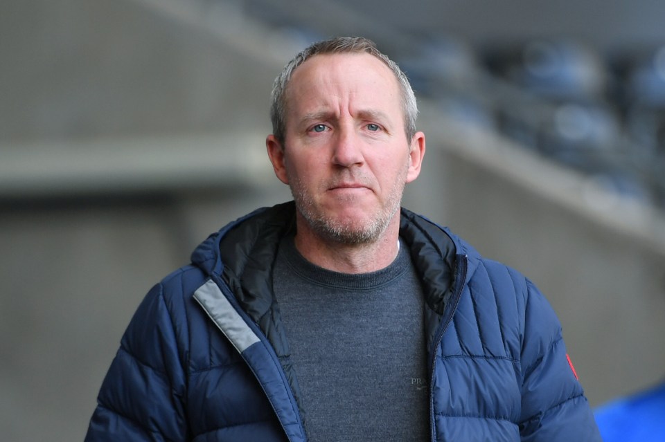 Lee Bowyer fancies a crack at taking Leeds back to the Prem