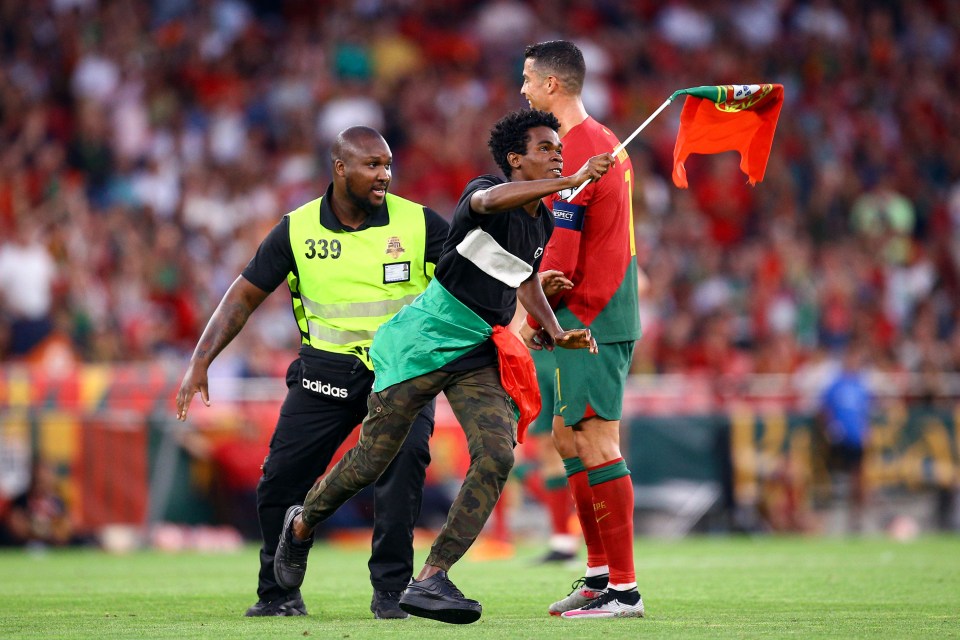 Ronaldo smiled as security finally intervened