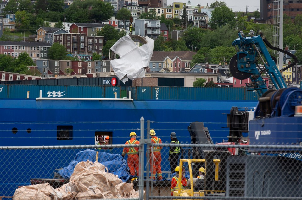 The porthole was also seen being unloaded from the ship