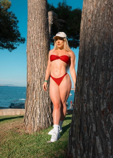 She posed in the rough for a golf-inspired shoot