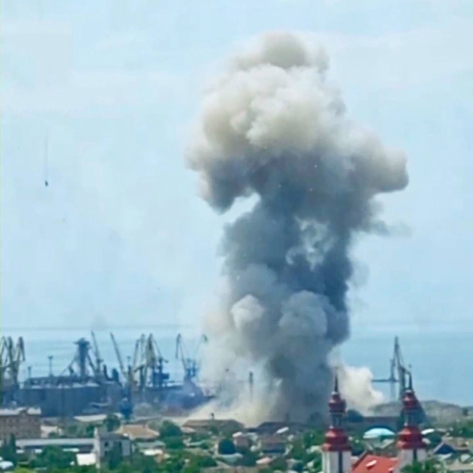 Footage of the huge explosion at the Berdiansk port in the Sea of Azov today