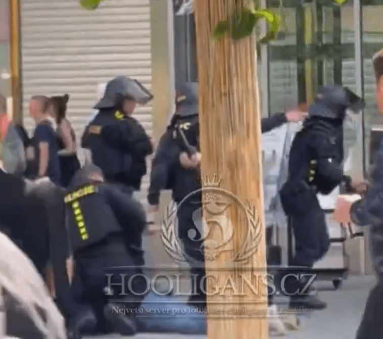 Czech riot police stepped in to catch the Fiorentina hooligans