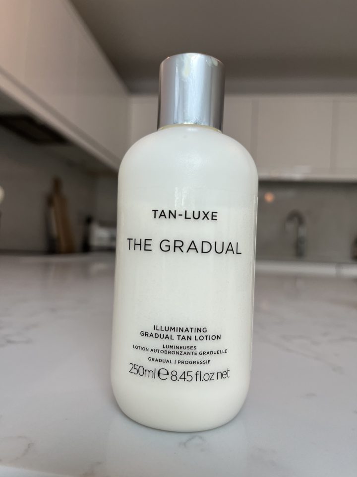 Tan Luxe The Gradual Tan Illuminating Tanning Lotion