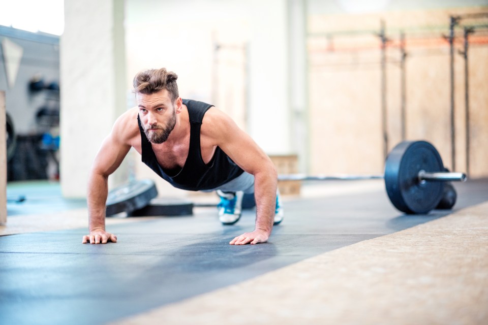 Gymgoers can replace pricey creatine with baking soda, according to a sports nutritionist