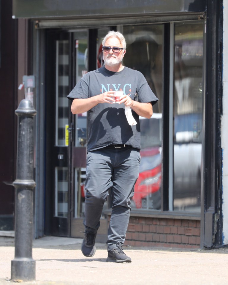 Nick kept cool in the warm spell and was snapped in a T-shirt