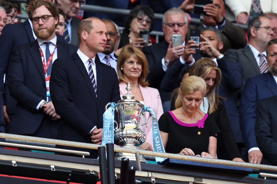 Prince William handed over the famous trophy