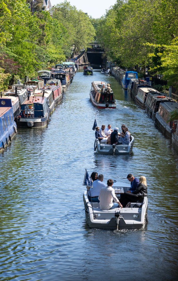 Sunshine on the Regents Canal in London today