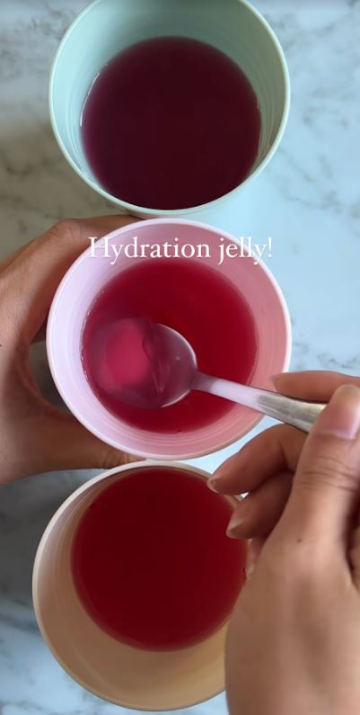 A team of first aiders said giving your kid re-hydration jelly can beat dangerous dehydration in this hot weather