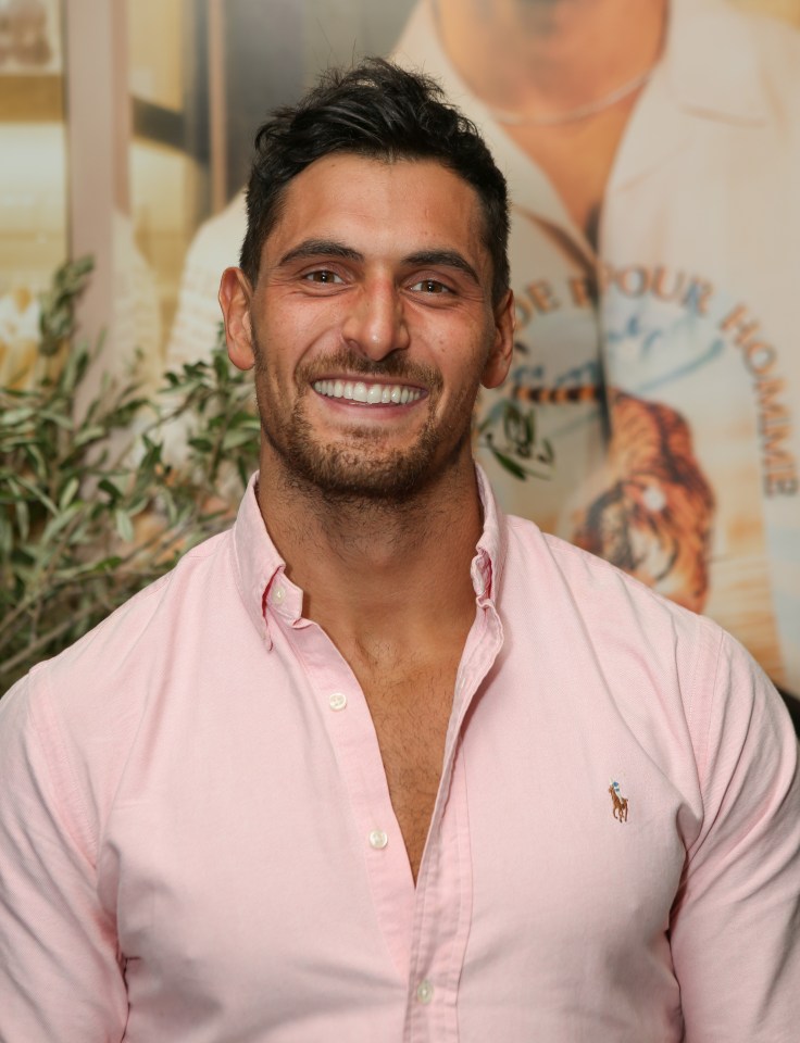 The property expert has sparked rumours that she's dating Love Island hunk Jay Younger