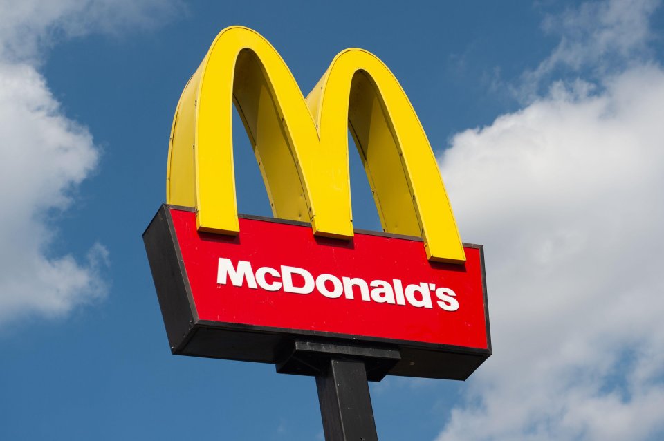 People are  shocked after discovering why fast food chains have red and yellow logos