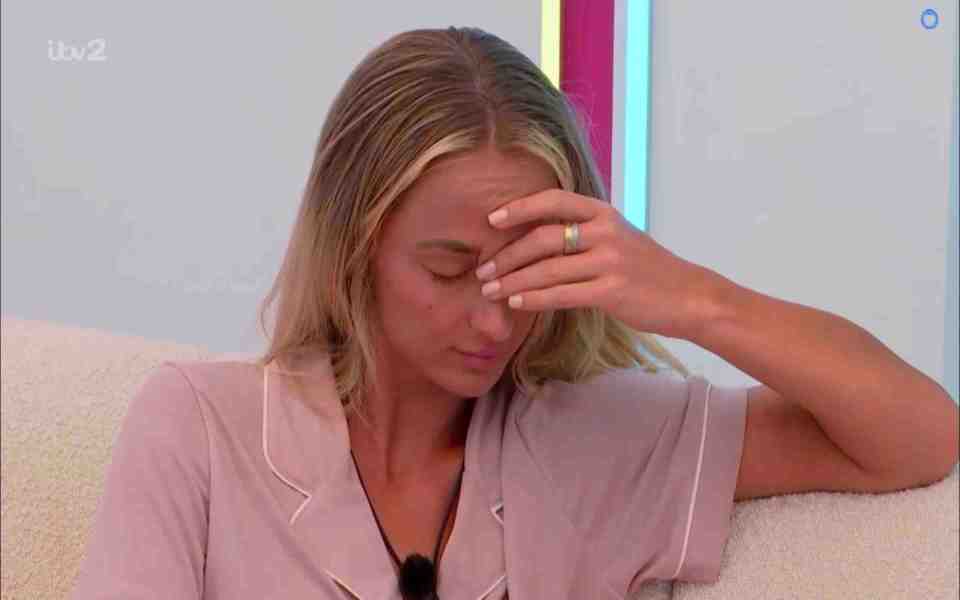 Abi broke down in tears over Scott on last night's show