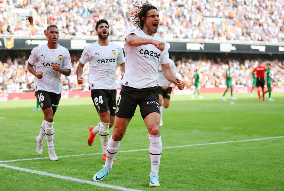 Edinson Cavani scored just seven goals for Valencia last season