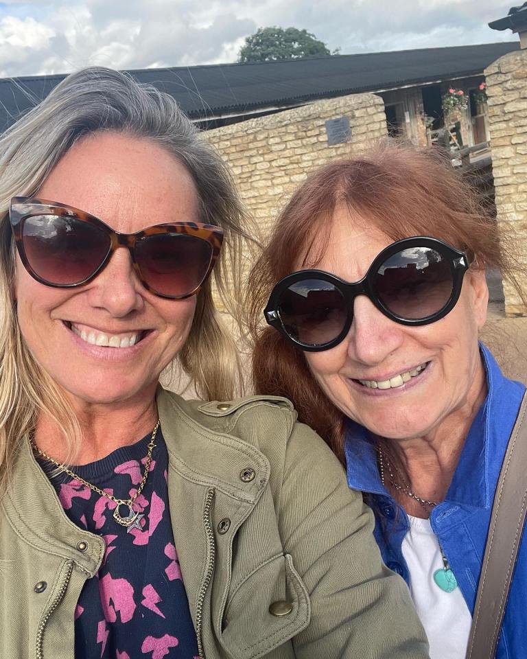 Tamzin Outhwaite has announced the death of her aunt Sandra