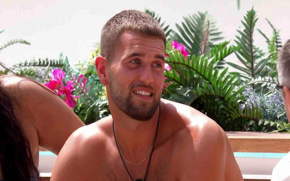 Love Island fans have spotted a 'clue' that Zachariah Noble is 'fake'