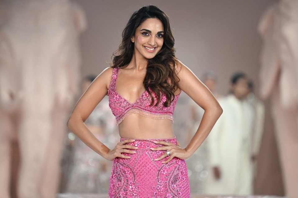 Tollywood actress Kiara Advani wears a stunning pink outfit