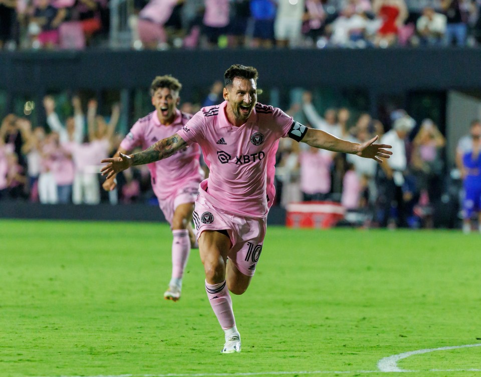 Lionel Messi scored a dramatic late winner on his Inter Miami debut