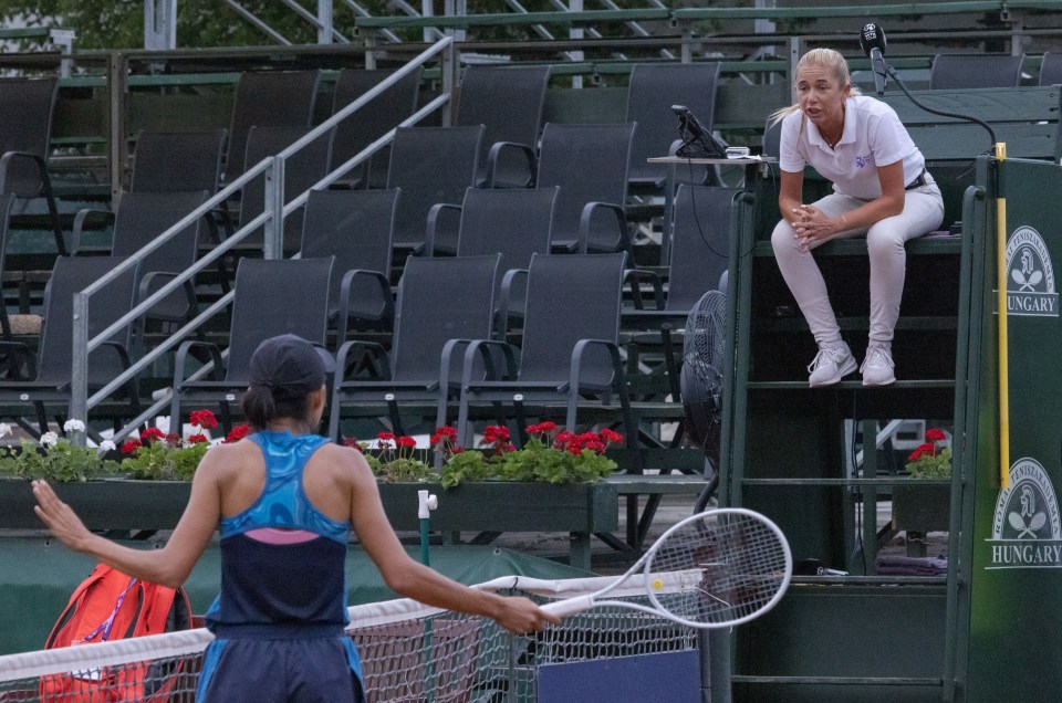 Shuai remonstrated with the umpire after the act