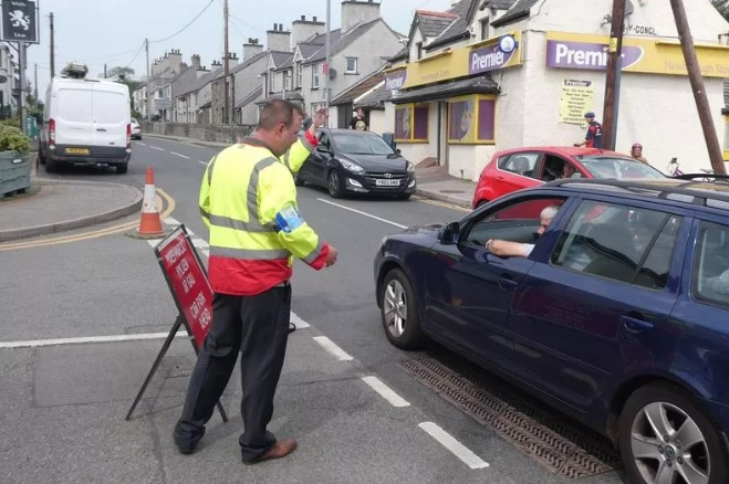 Drivers being turned away from Llanddwyn beach