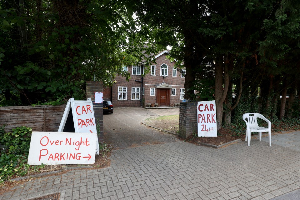 Another homeowner offers tennis fans 24/7 parking spaces