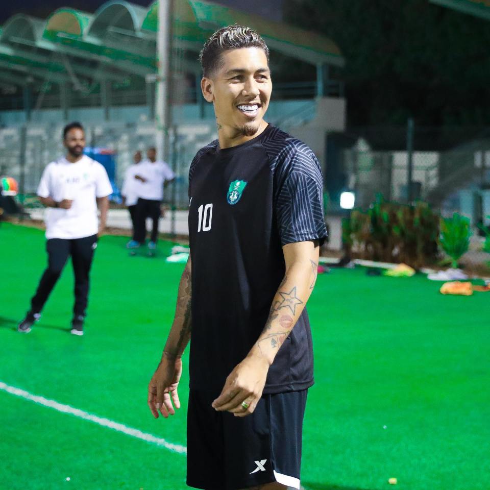 Roberto Firmino seen enjoying his first training session at Al-Ahli