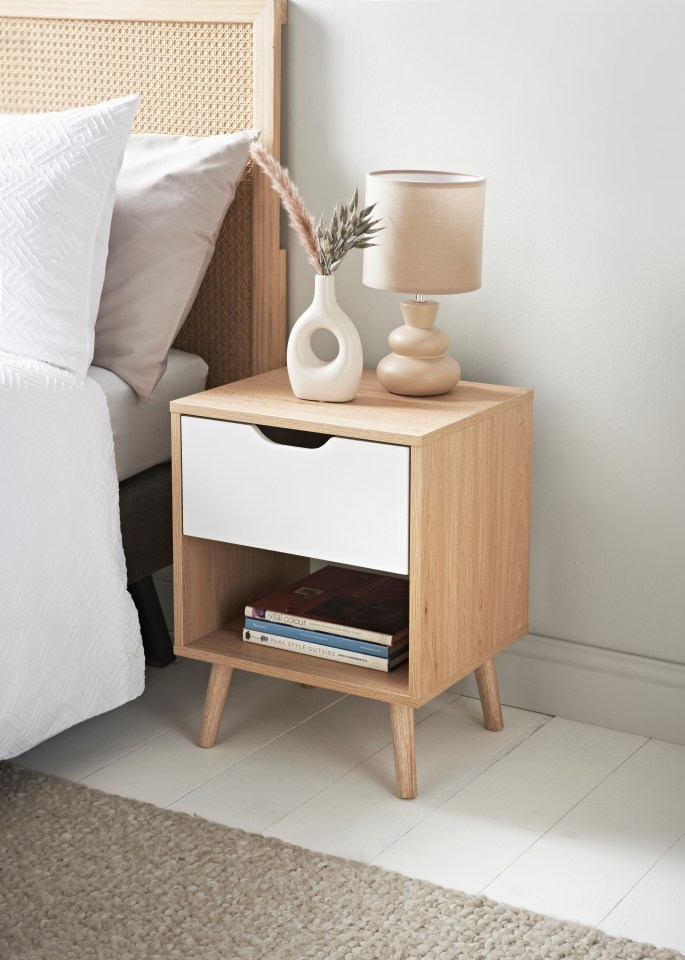 B&M’s Eslov table is just £25