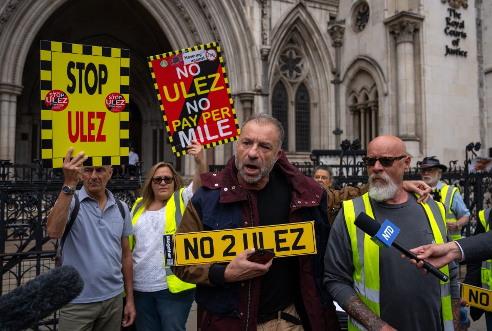 The Ulez row has erupted into open civil war in Labour