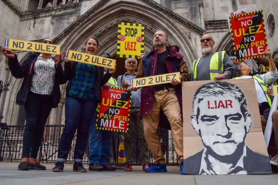 Protesters at the London High Court Ulez hearing