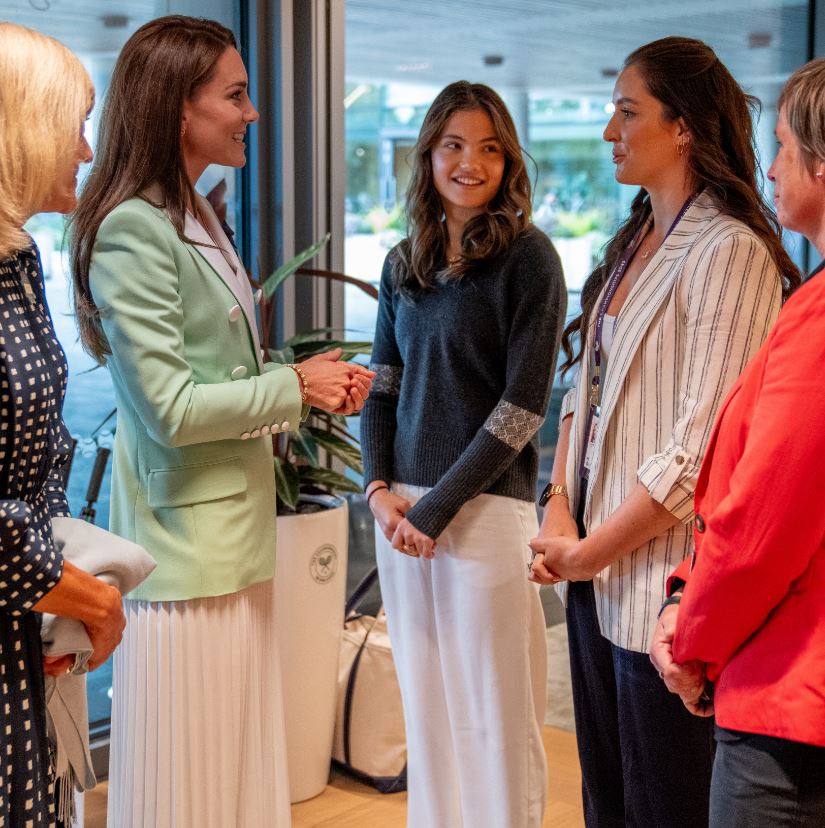 Raducanu chats with Kate Middleton alongside Laura Robson