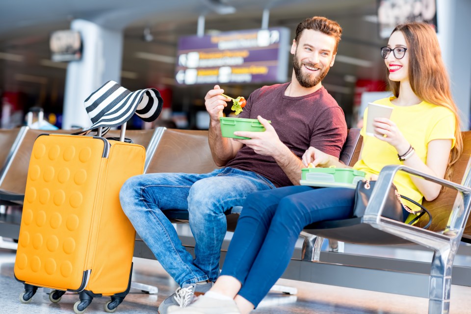 Four savvy tips to cut spending at the airport to have more money on your holiday